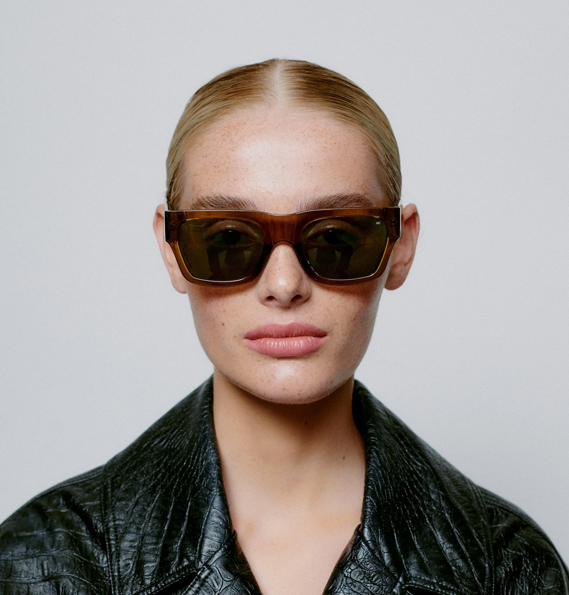 Agnes / Smoke Transparent & Graphite Green Lens - Image 5