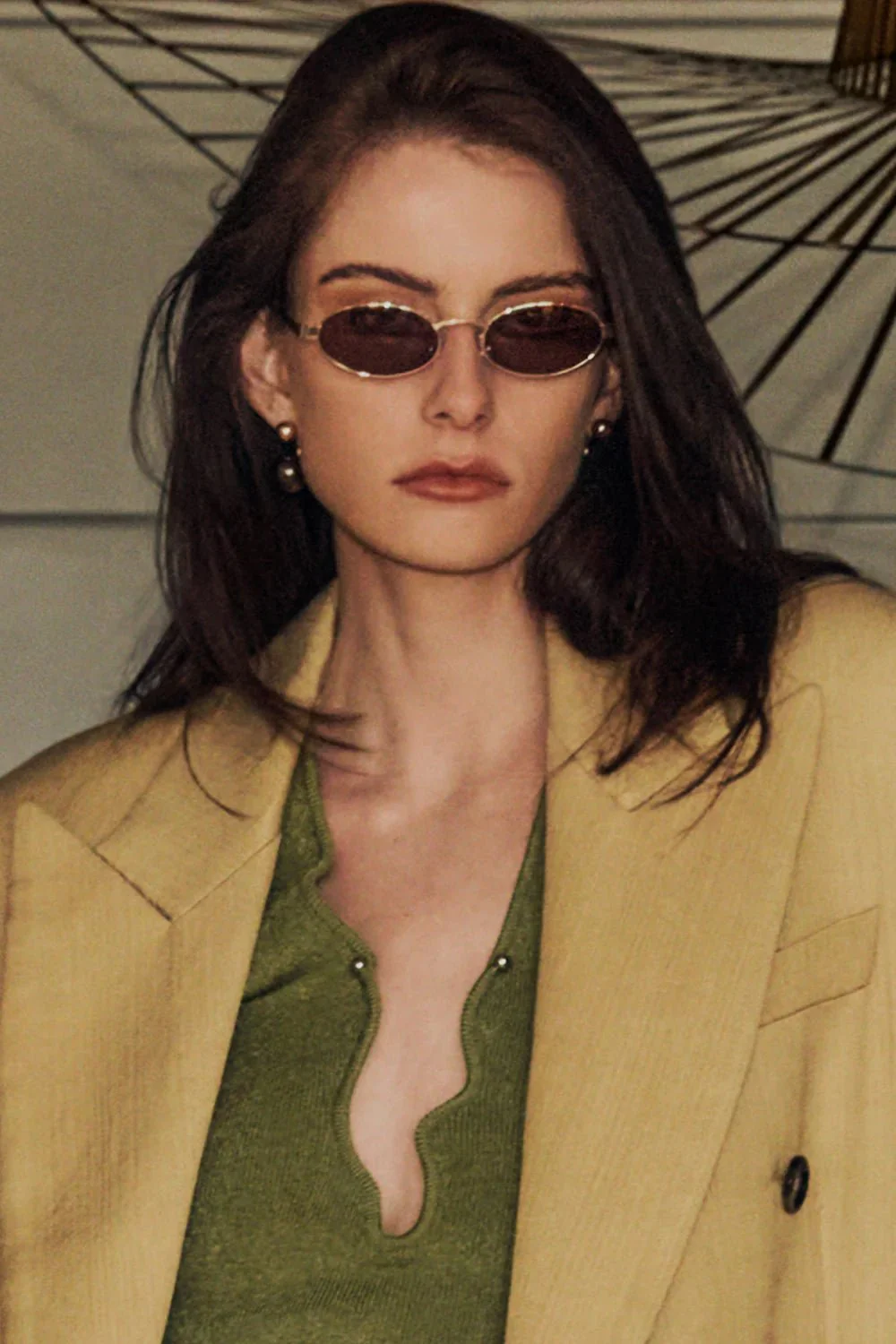 Banca / Gold Metal & Black Lens - Image 4