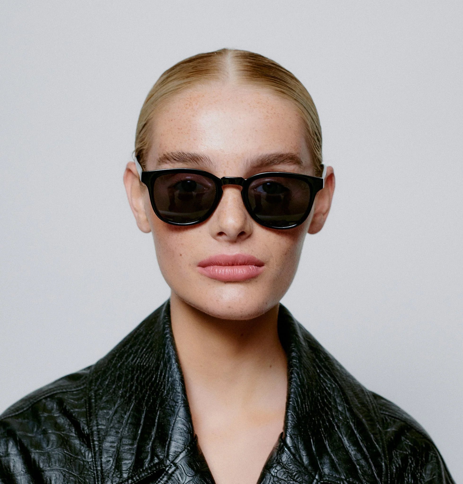 Bate / Black & Grey Lens - Image 5