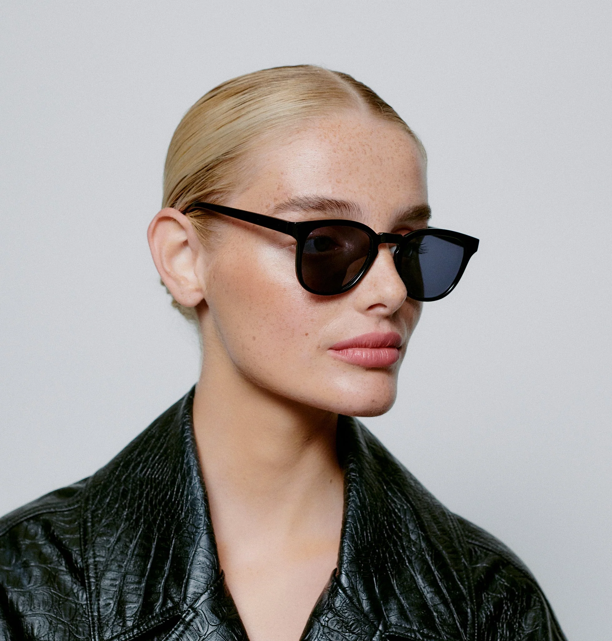 Bate / Black & Grey Lens - Image 6