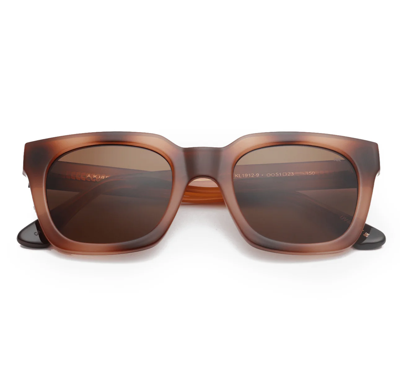 Nancy / Demi Brown & Brown Lens