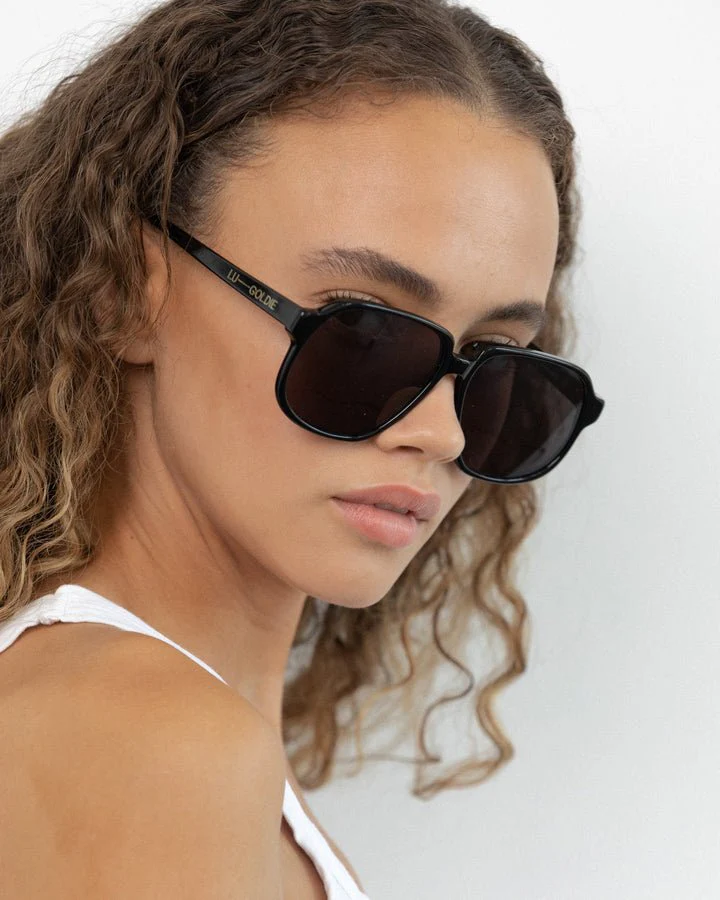 Delphine / Black & Black Lens - Image 5