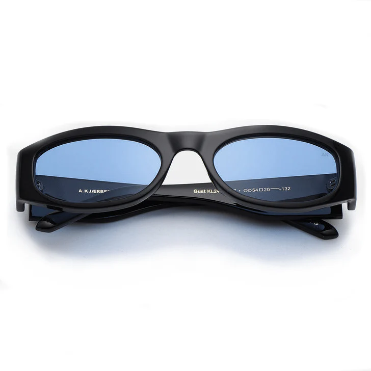 Gust / Black & Blue Lens
