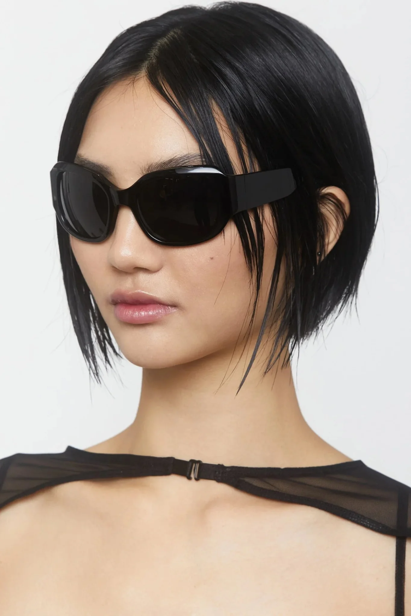 Jen 001 / Black & Black Lens - Image 8