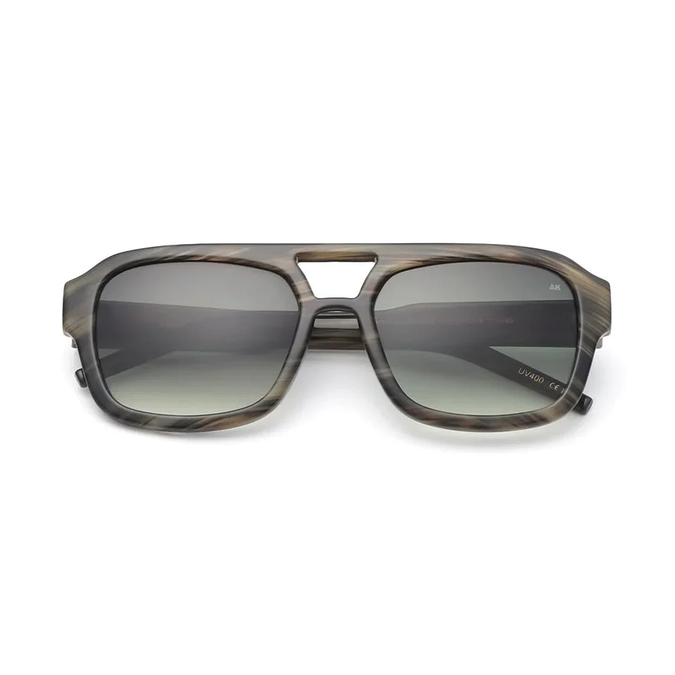 Kaya / Striped Horn & Green Gradient Lens
