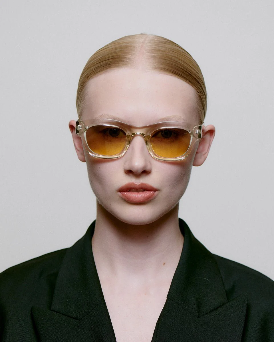 Lane / Ecru Transparent & Grey Honey Gradient Lens - Image 5