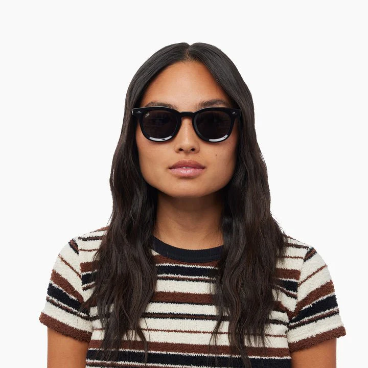 Luna / Black Acetate & Black Lens - Image 7