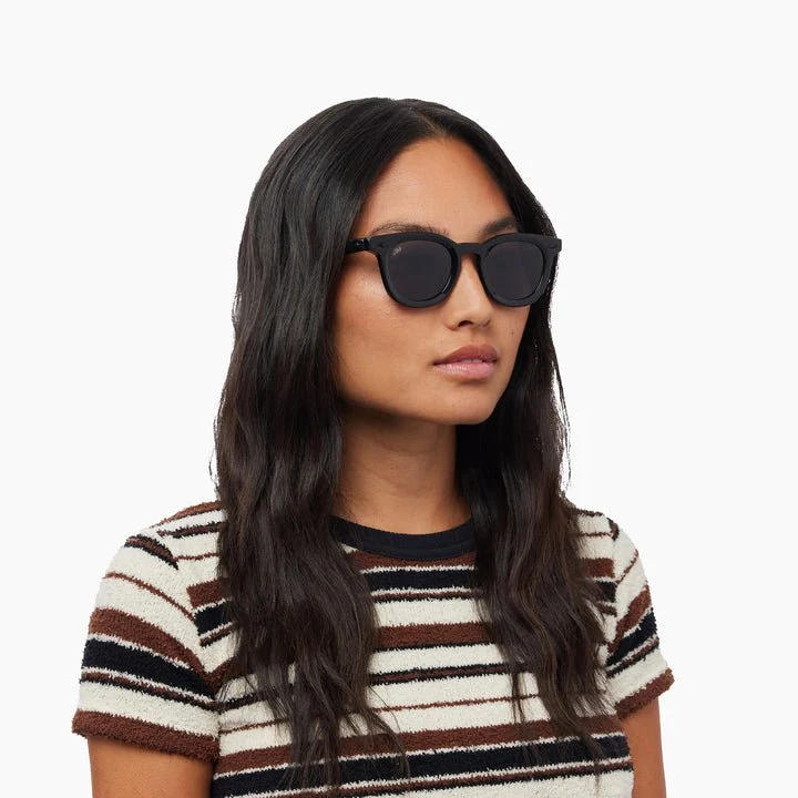 Luna / Black Acetate & Black Lens - Image 9