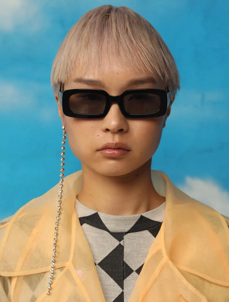 Marteeni / Black & Black Lens - Image 3