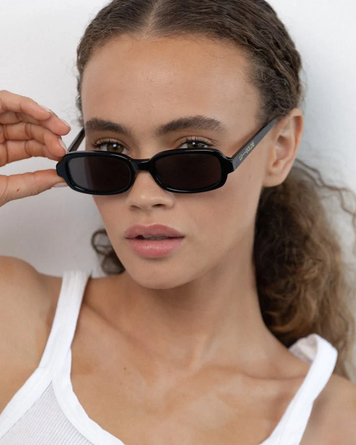Martine / Black & Black Lens - Image 4