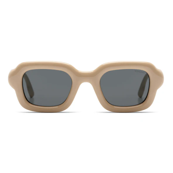 Miles / Almond & Grey Lens