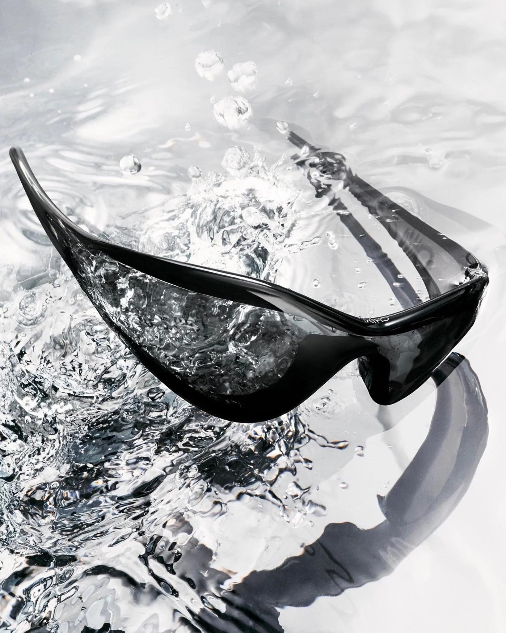 One / Black & Black Lens - Image 7