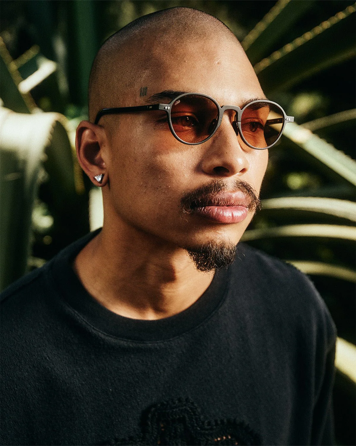 Oriel / Matte Black Aluminium & Light Adaptive Peach Lens - Image 5
