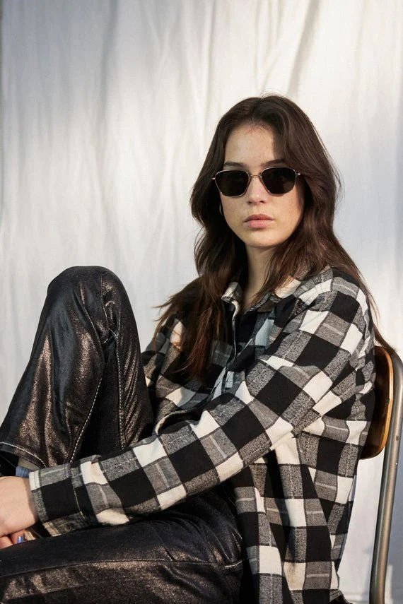 Otis / Matte Black Steel & Brown Gradient Lens - Image 4