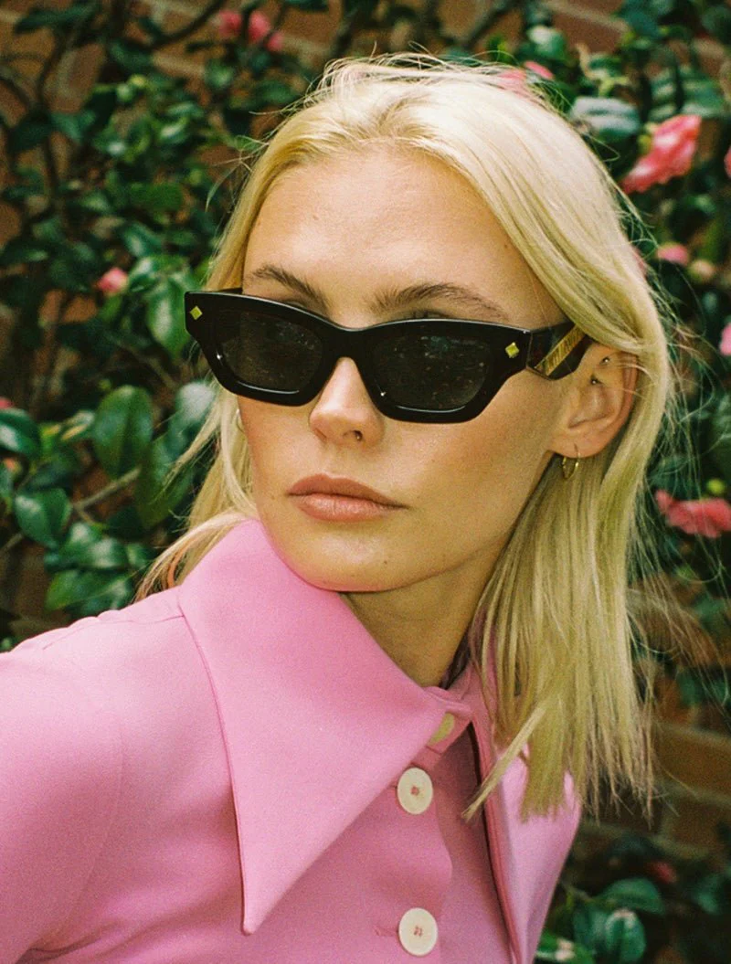 Ren / Black & Black Lens - Image 6