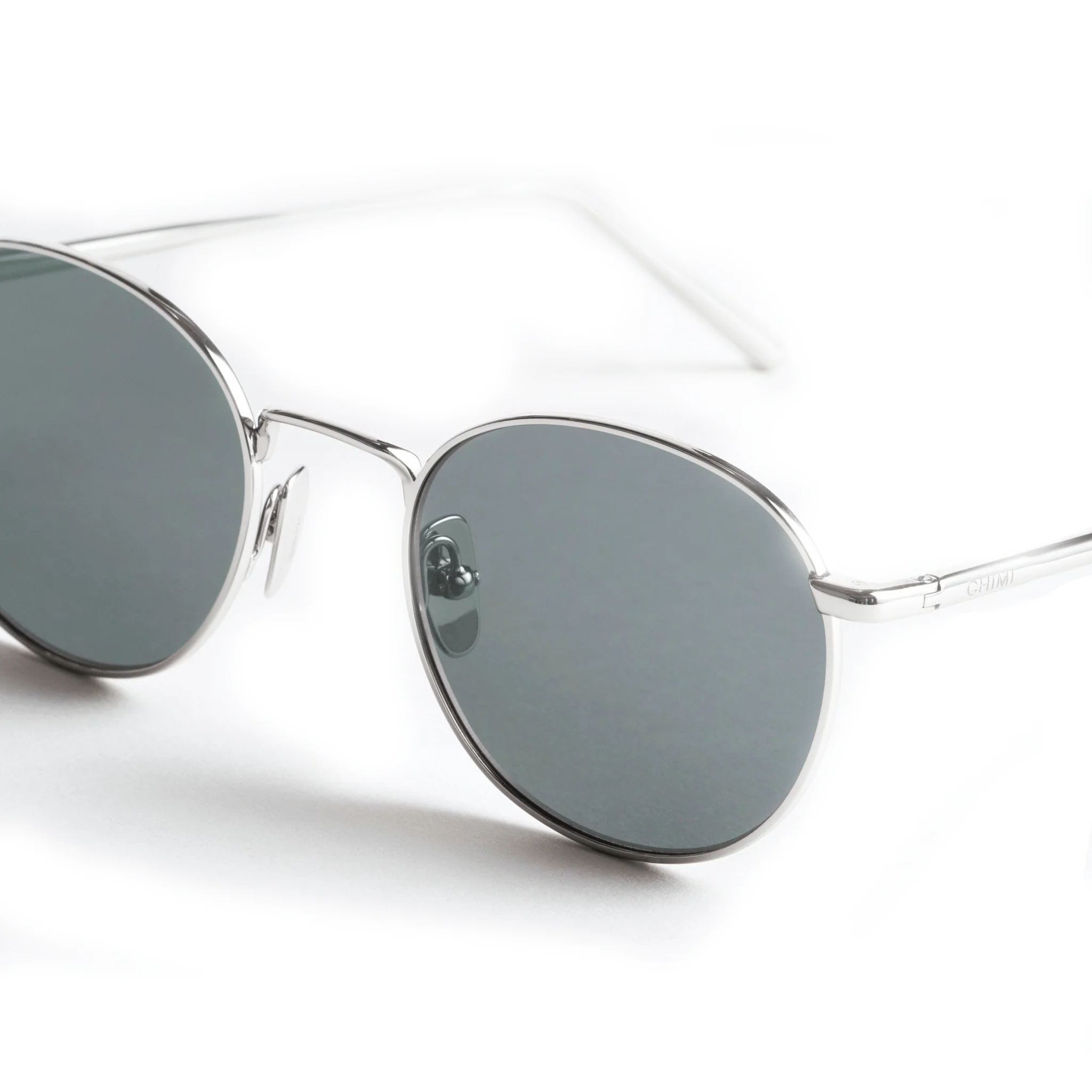 Round / Silver Metal & Grey Lens - Image 2