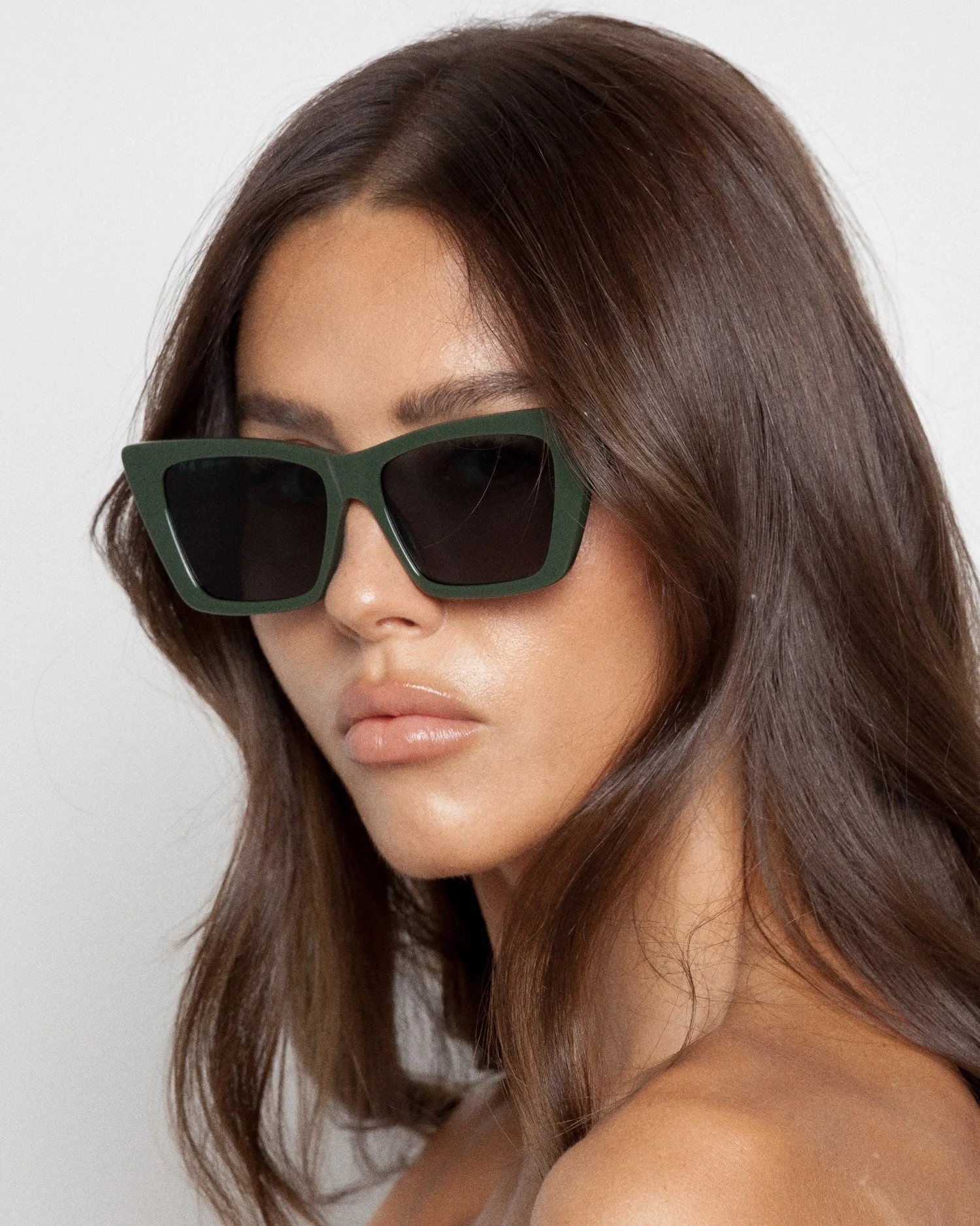 Ruby 02 / Moss & Graphite Green Lens - Image 4