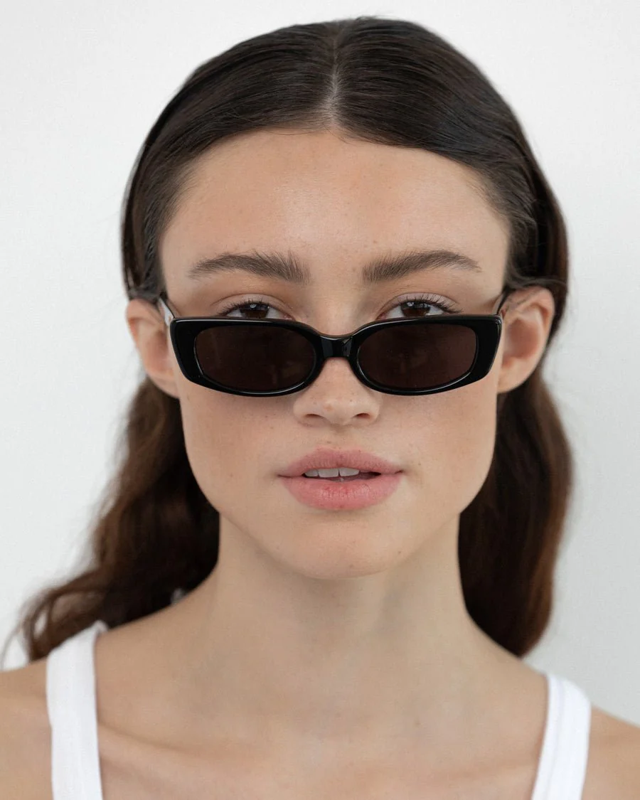 Sabine / Black & Black Lens - Image 3