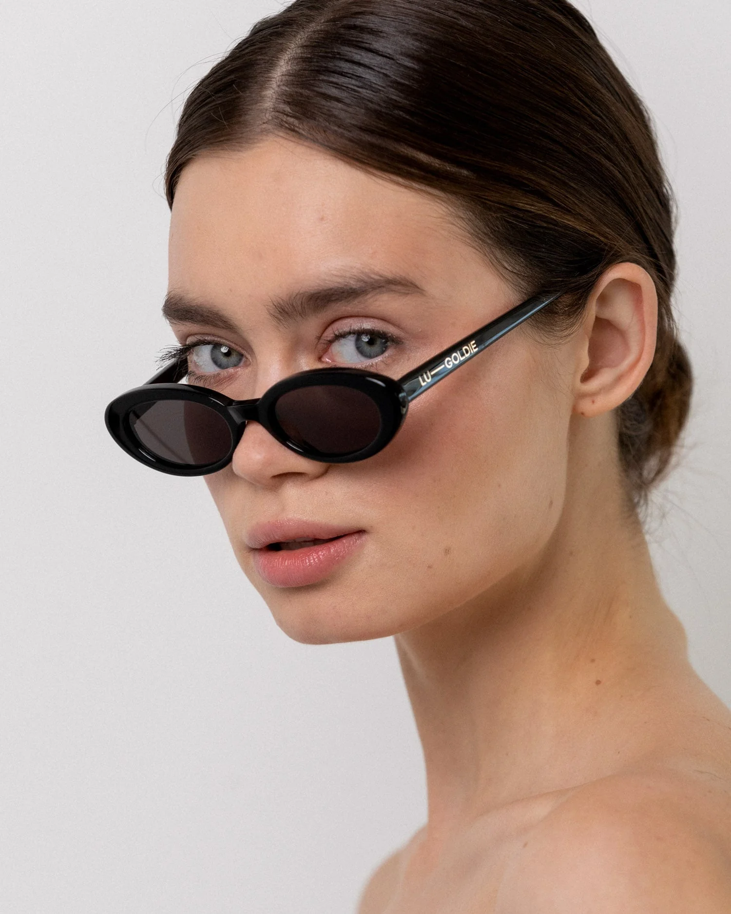 Sylvie / Black & Black Lens - Image 4