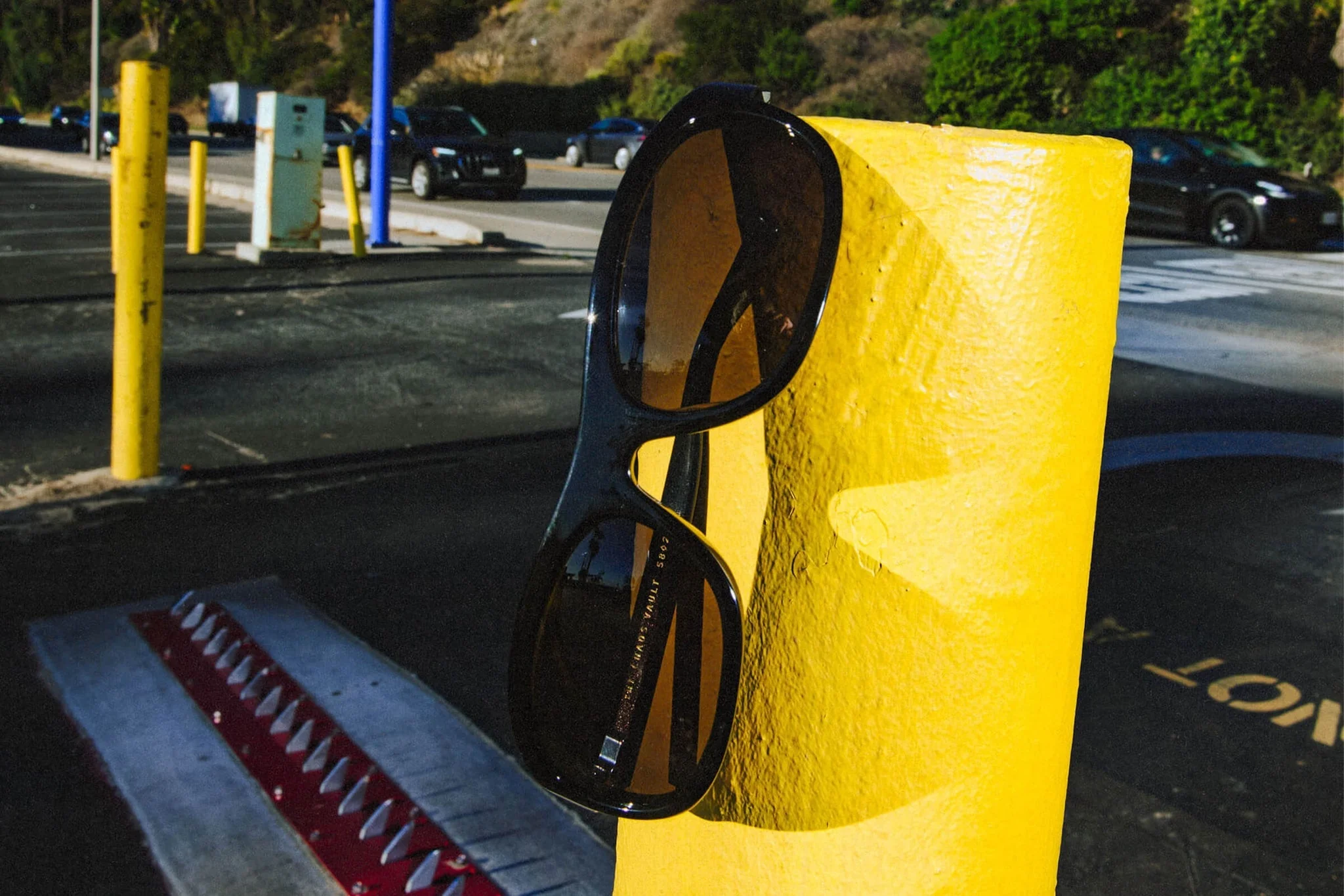 The Chaos Vault / Black Bio & Polarised Grey Lens - Image 5