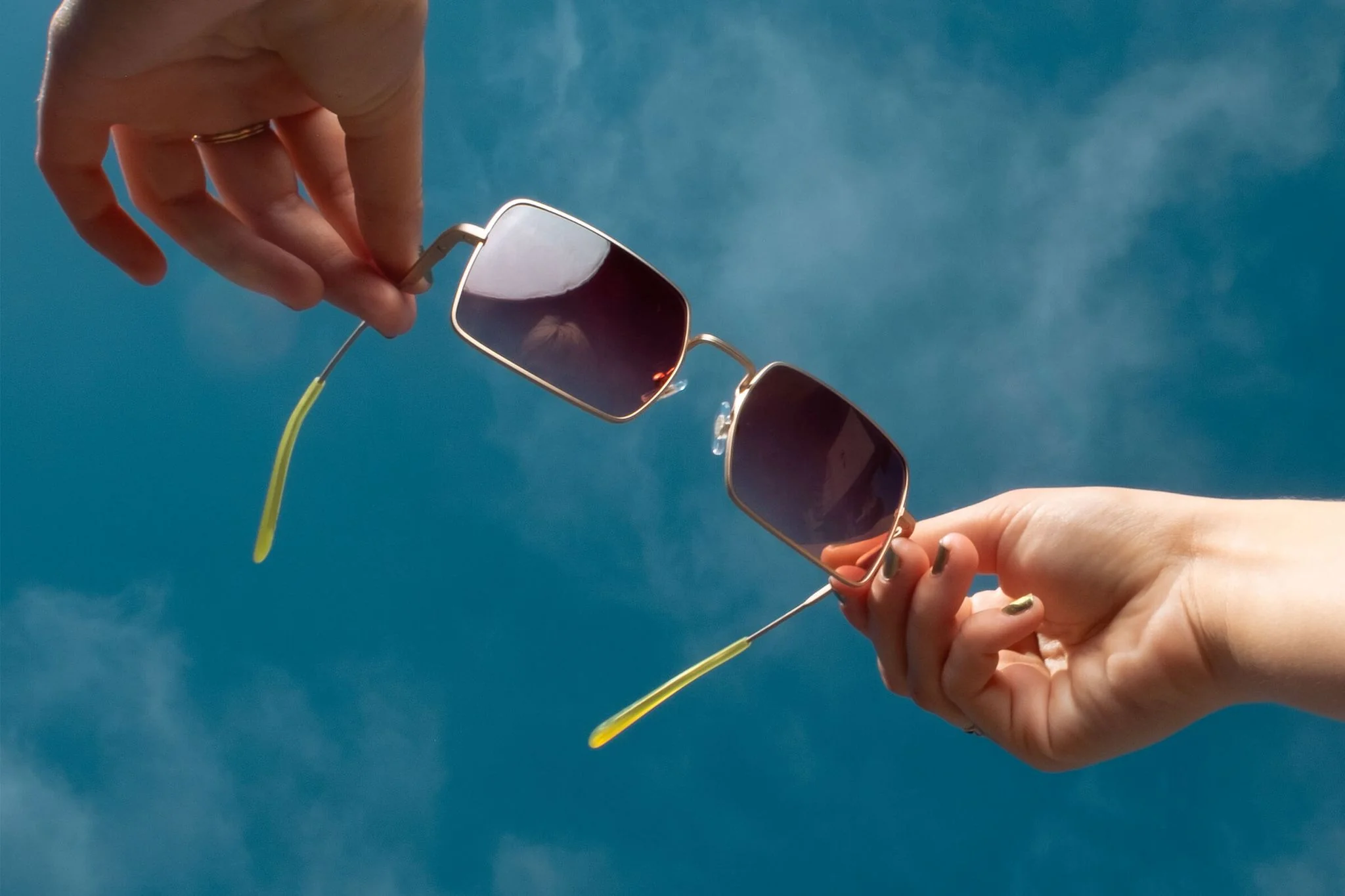 The Full Bloom / White Gold Kiwi Bio & Rosewood Gradient Lens - Image 5