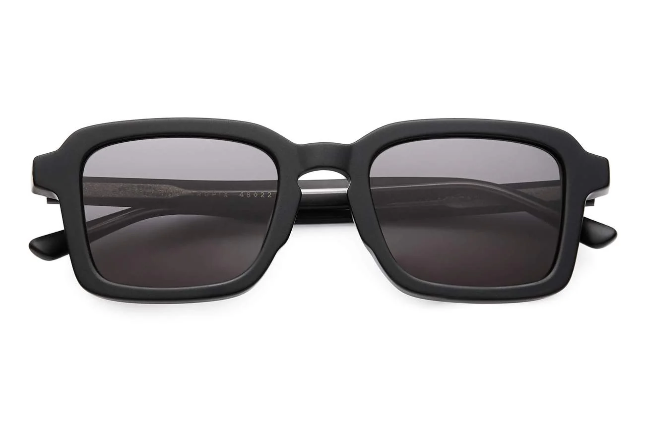 The Heavy Tropix / Matte Black & Polarised Grey Lens