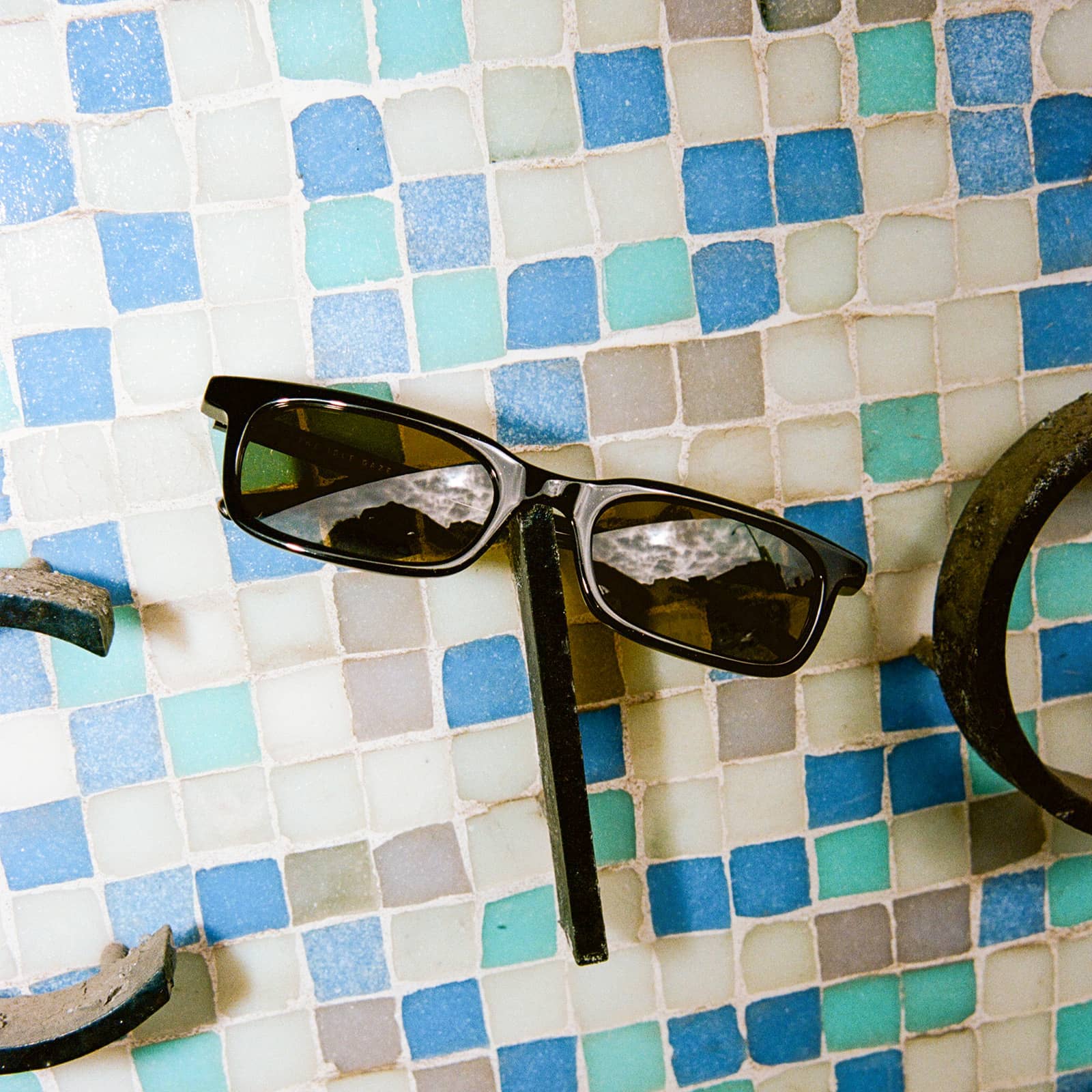 The Idle Daze / Black Moondust Bio & Earth Lens - Image 6