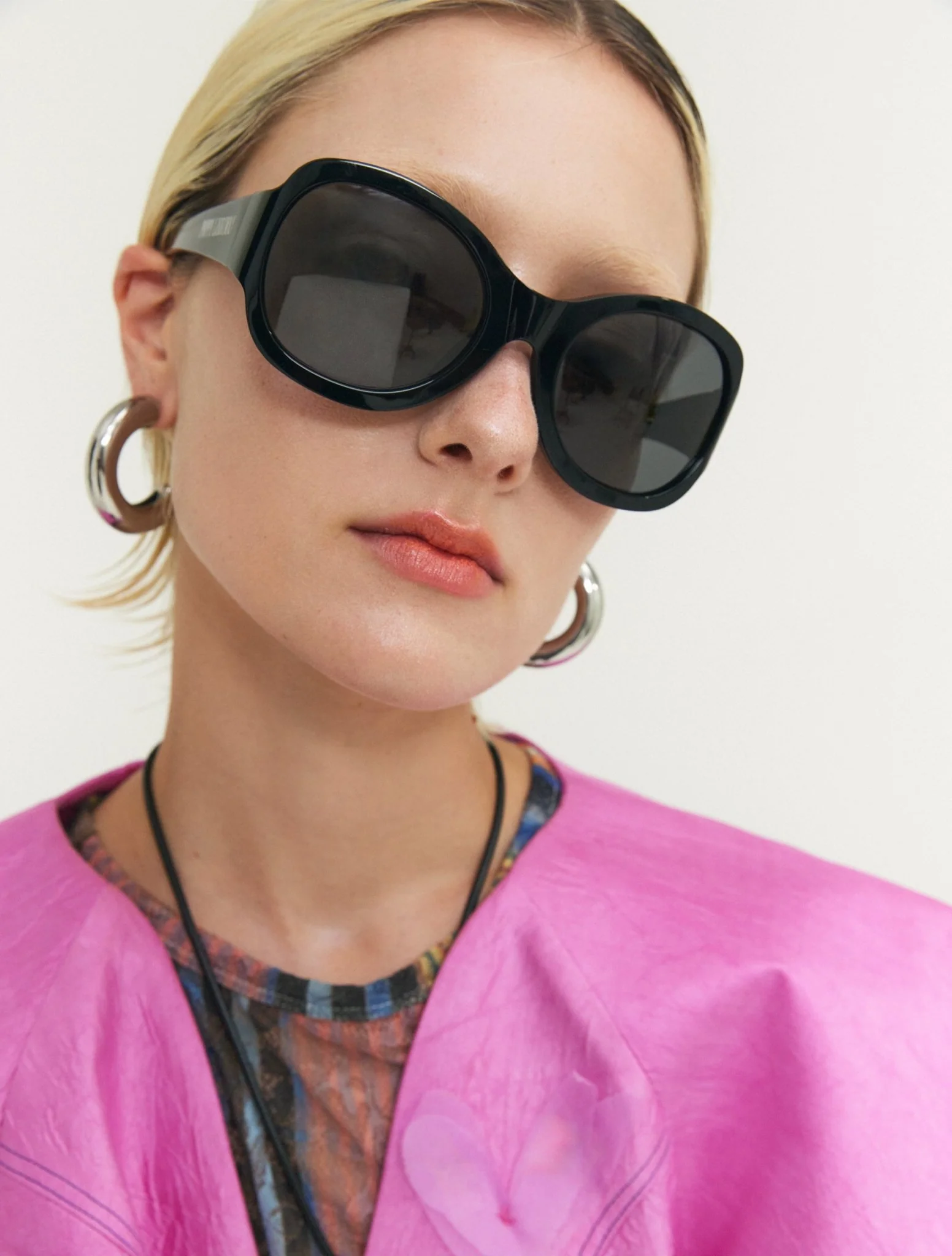 Tiffi / Black & Black Lens - Image 4