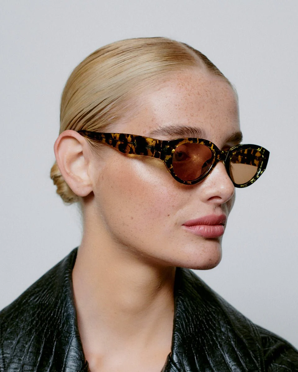 Winnie / Black Yellow Tortoise & Brown Lens - Image 6